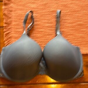Victoria’s Secret underwire front closure 36ddd Bra